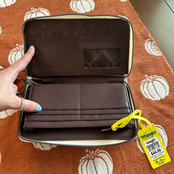 Wrangler - Picture 3 of 3